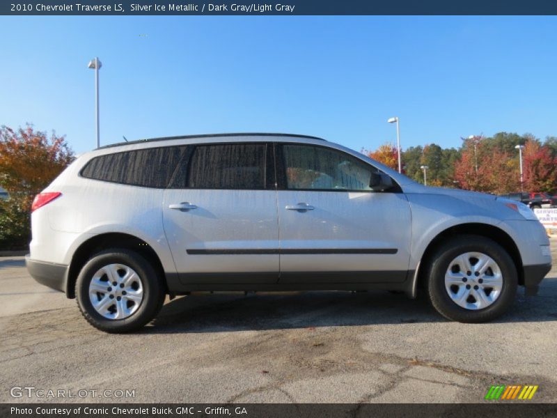 Silver Ice Metallic / Dark Gray/Light Gray 2010 Chevrolet Traverse LS