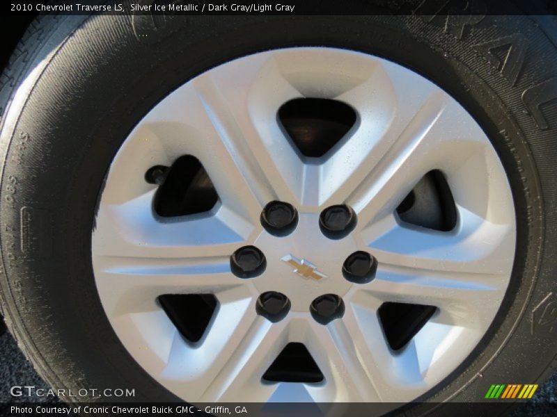 Silver Ice Metallic / Dark Gray/Light Gray 2010 Chevrolet Traverse LS