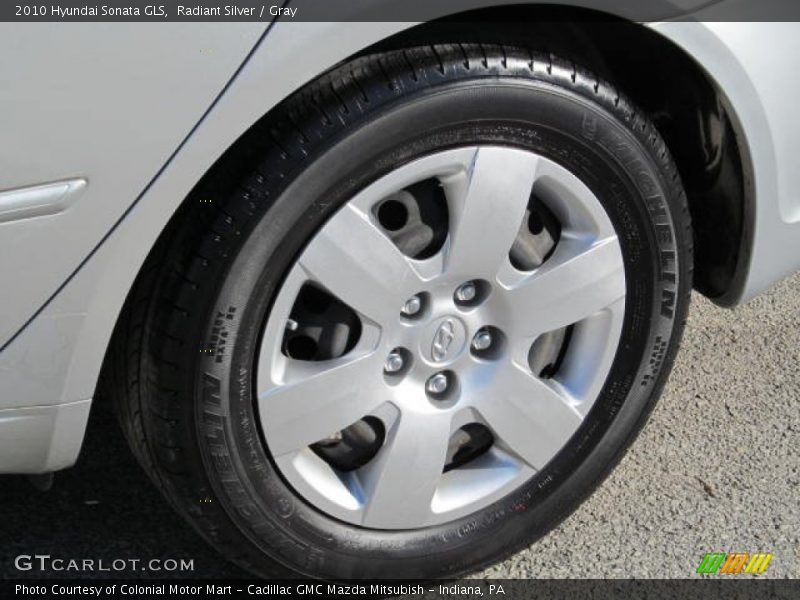Radiant Silver / Gray 2010 Hyundai Sonata GLS