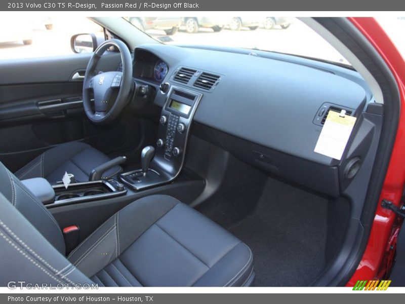 Dashboard of 2013 C30 T5 R-Design