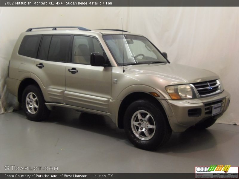 Sudan Beige Metallic / Tan 2002 Mitsubishi Montero XLS 4x4
