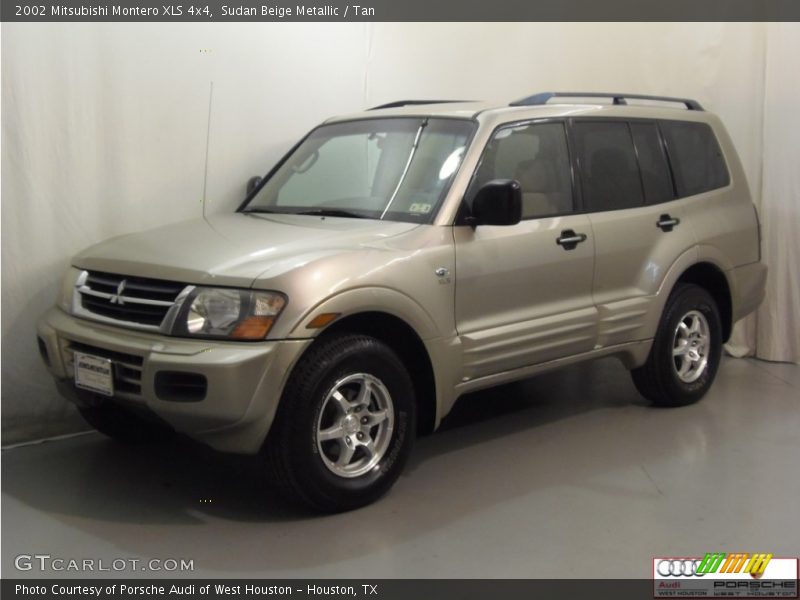 Sudan Beige Metallic / Tan 2002 Mitsubishi Montero XLS 4x4