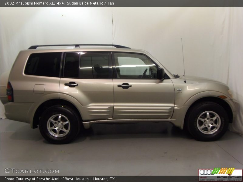 Sudan Beige Metallic / Tan 2002 Mitsubishi Montero XLS 4x4