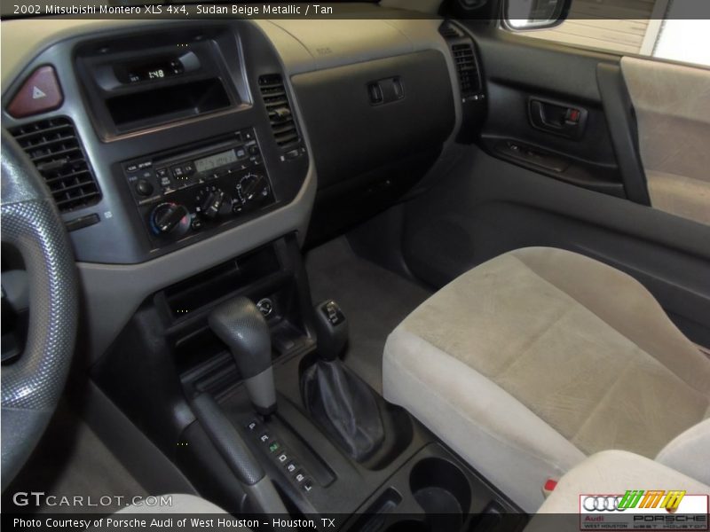 Sudan Beige Metallic / Tan 2002 Mitsubishi Montero XLS 4x4