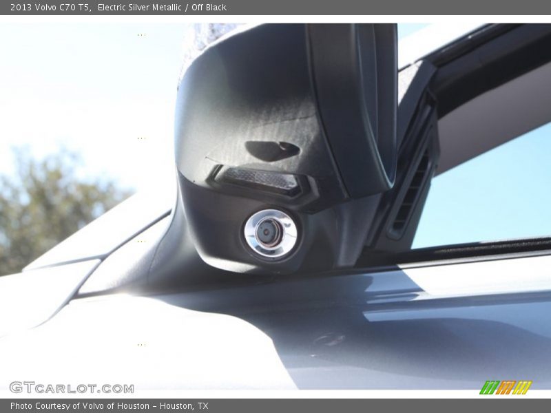 Electric Silver Metallic / Off Black 2013 Volvo C70 T5