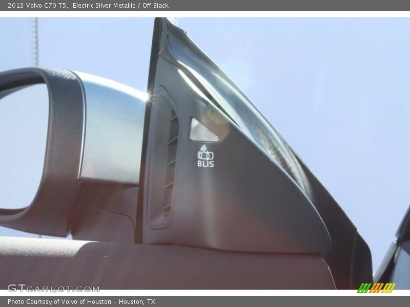 Electric Silver Metallic / Off Black 2013 Volvo C70 T5