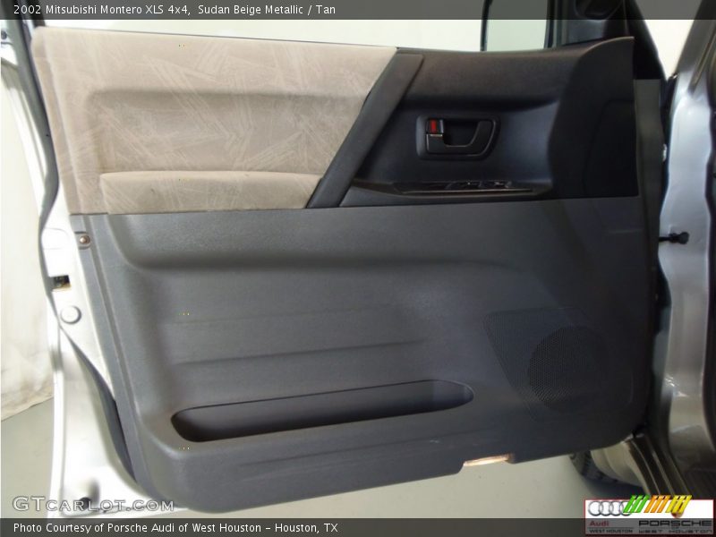 Sudan Beige Metallic / Tan 2002 Mitsubishi Montero XLS 4x4