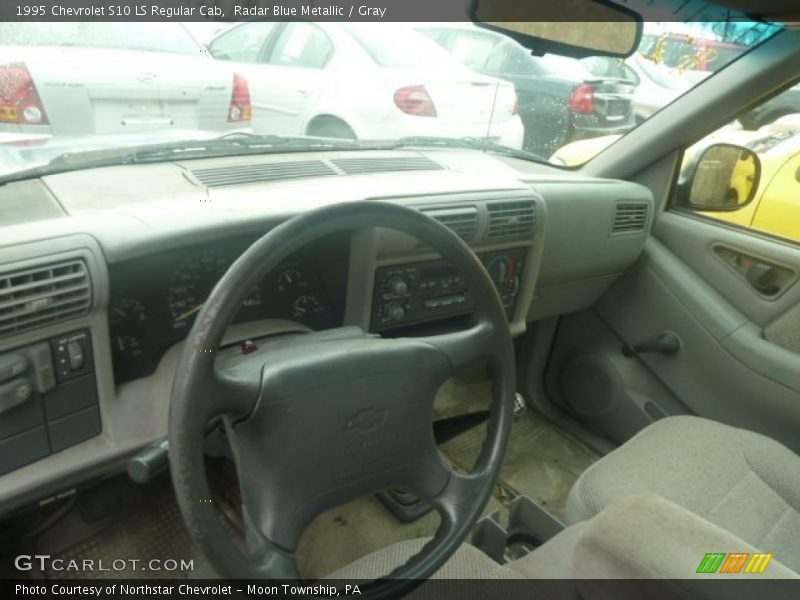 Radar Blue Metallic / Gray 1995 Chevrolet S10 LS Regular Cab