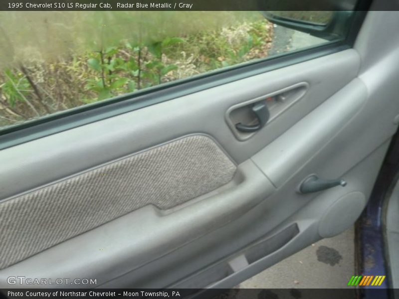 Radar Blue Metallic / Gray 1995 Chevrolet S10 LS Regular Cab