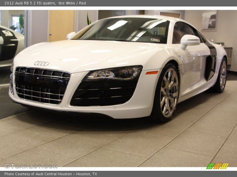 Ibis White / Red 2012 Audi R8 5.2 FSI quattro