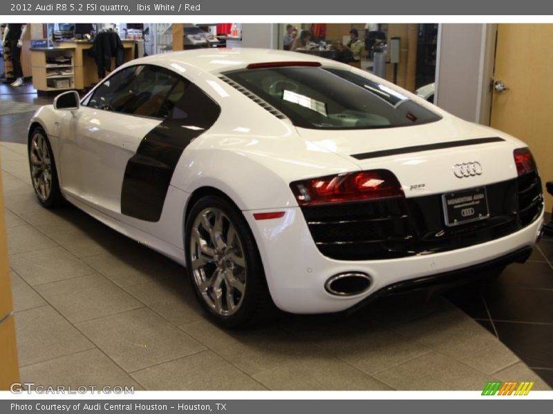 Ibis White / Red 2012 Audi R8 5.2 FSI quattro
