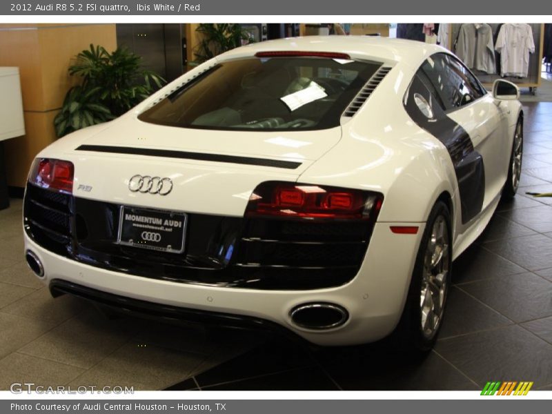 Ibis White / Red 2012 Audi R8 5.2 FSI quattro