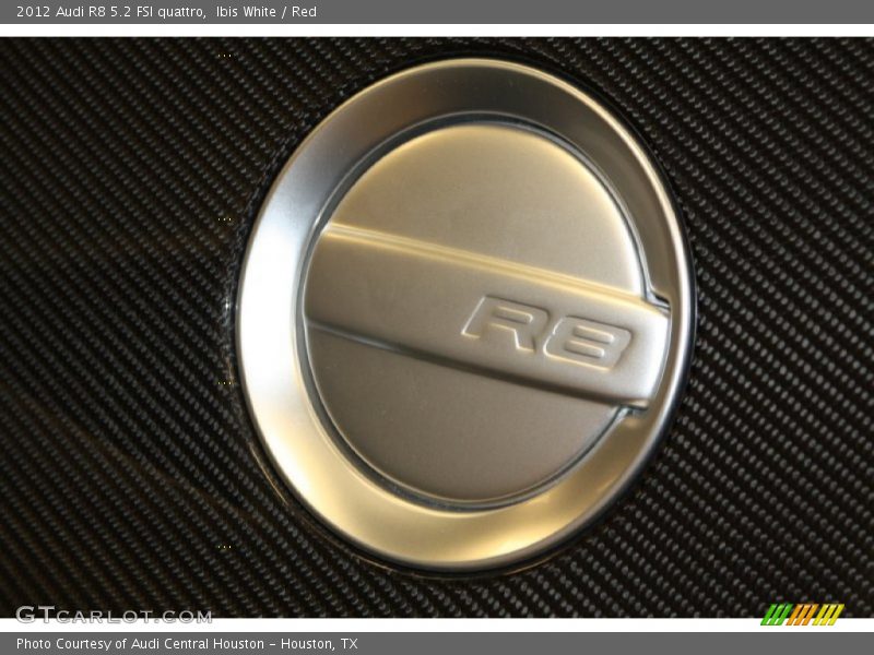 Ibis White / Red 2012 Audi R8 5.2 FSI quattro