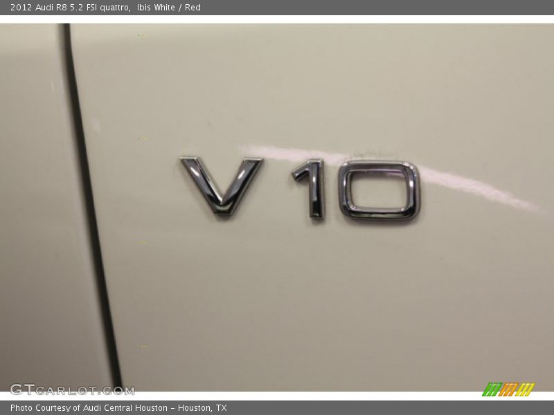 V10 - 2012 Audi R8 5.2 FSI quattro