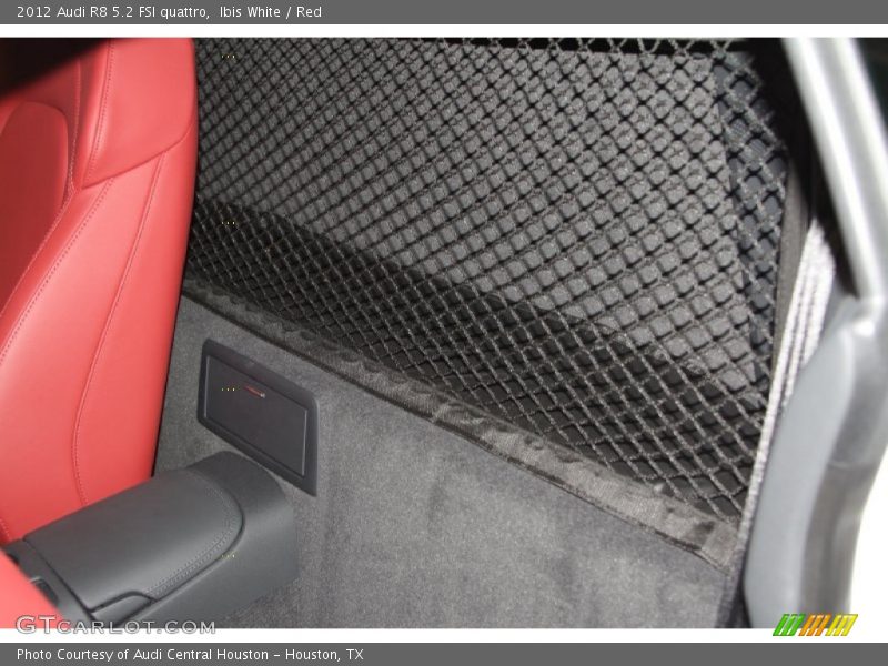 Ibis White / Red 2012 Audi R8 5.2 FSI quattro