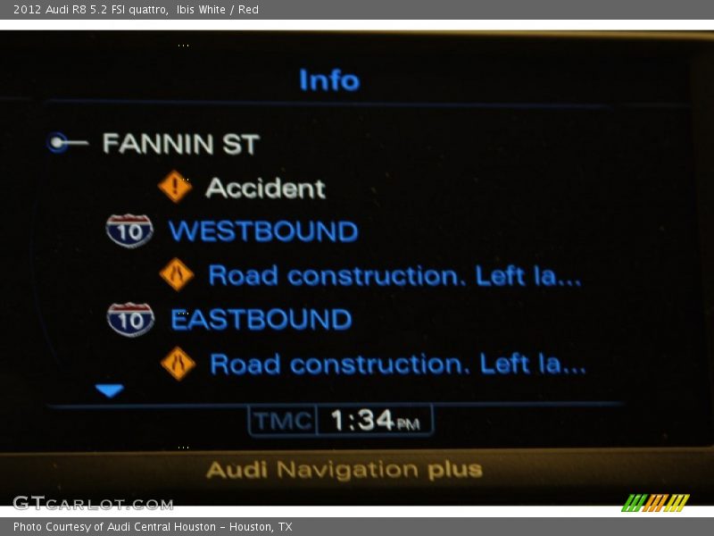 Ibis White / Red 2012 Audi R8 5.2 FSI quattro