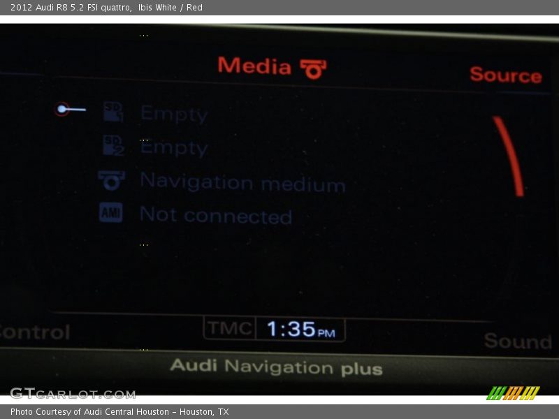 Ibis White / Red 2012 Audi R8 5.2 FSI quattro