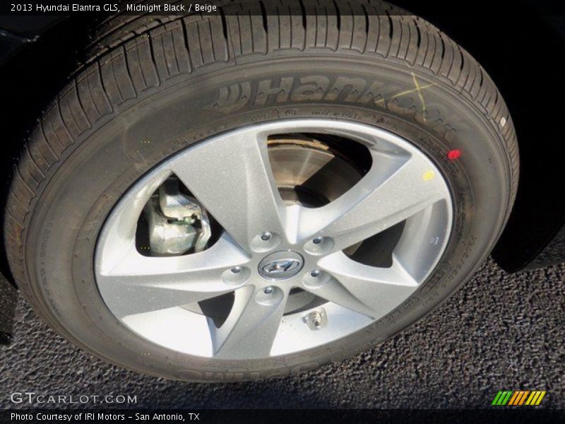 Midnight Black / Beige 2013 Hyundai Elantra GLS