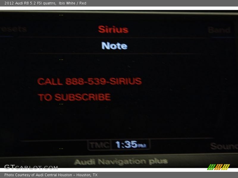 Ibis White / Red 2012 Audi R8 5.2 FSI quattro