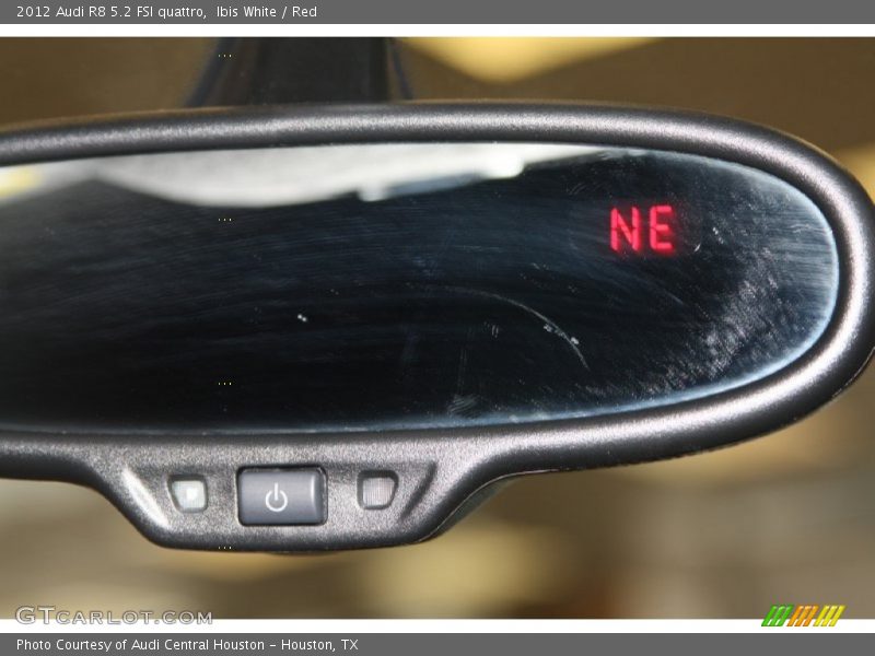 Ibis White / Red 2012 Audi R8 5.2 FSI quattro