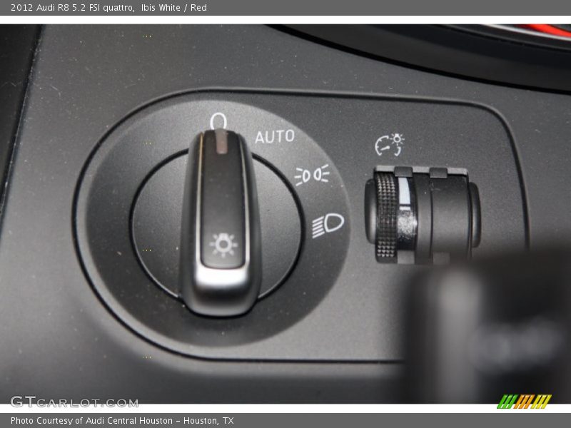 Controls of 2012 R8 5.2 FSI quattro