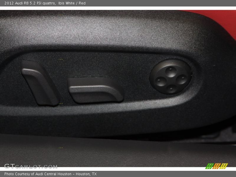 Ibis White / Red 2012 Audi R8 5.2 FSI quattro