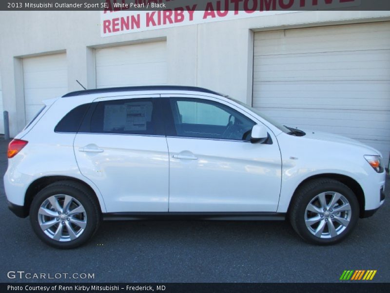 White Pearl / Black 2013 Mitsubishi Outlander Sport SE