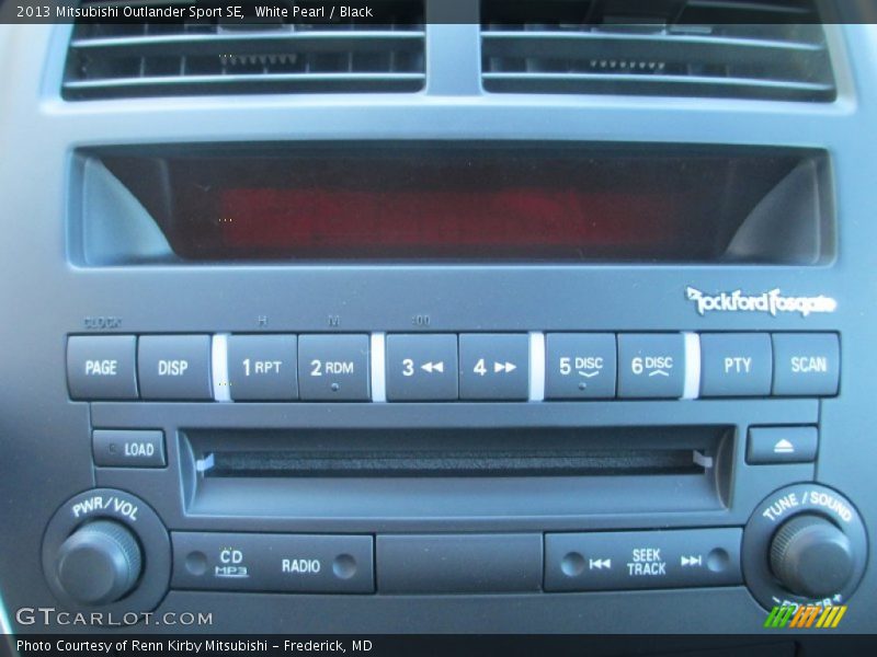 White Pearl / Black 2013 Mitsubishi Outlander Sport SE