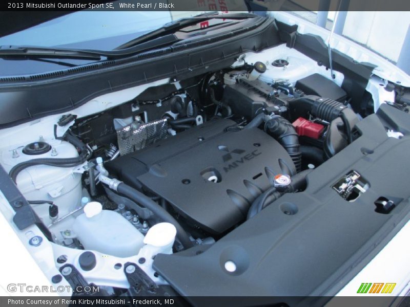 White Pearl / Black 2013 Mitsubishi Outlander Sport SE