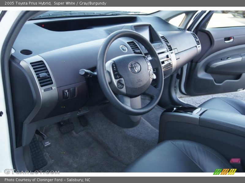 Super White / Gray/Burgundy 2005 Toyota Prius Hybrid