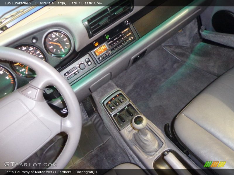 Controls of 1991 911 Carrera 4 Targa