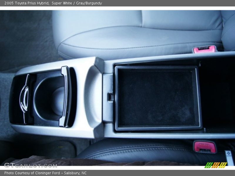 Super White / Gray/Burgundy 2005 Toyota Prius Hybrid