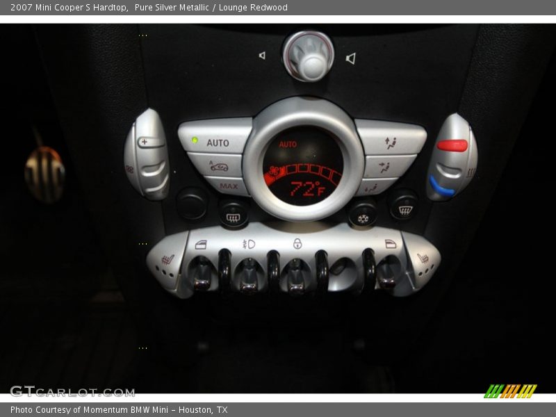 Controls of 2007 Cooper S Hardtop
