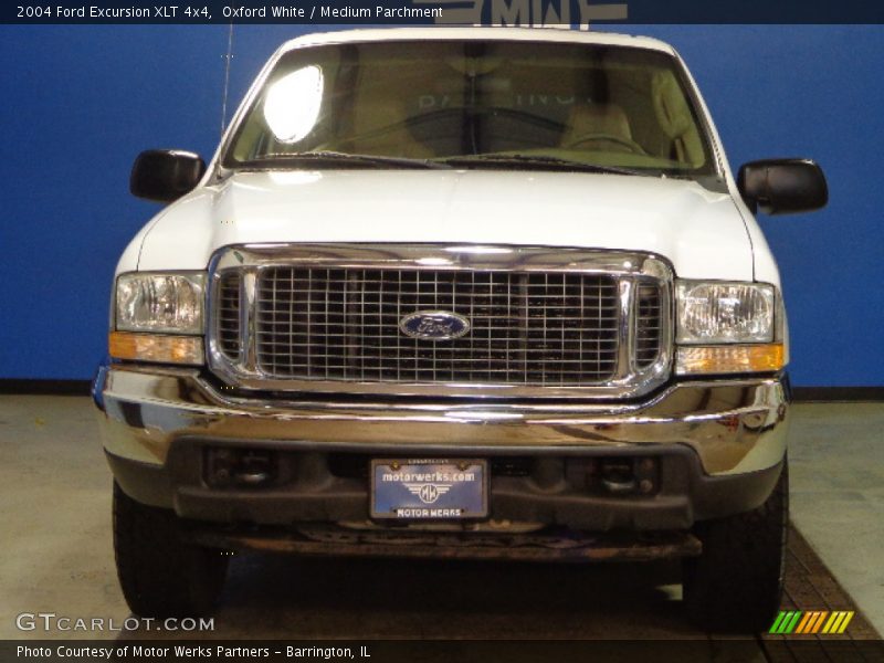 Oxford White / Medium Parchment 2004 Ford Excursion XLT 4x4