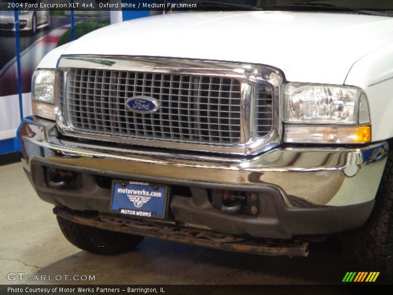 Oxford White / Medium Parchment 2004 Ford Excursion XLT 4x4
