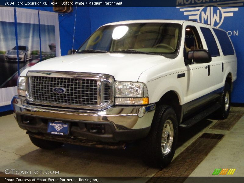 Oxford White / Medium Parchment 2004 Ford Excursion XLT 4x4