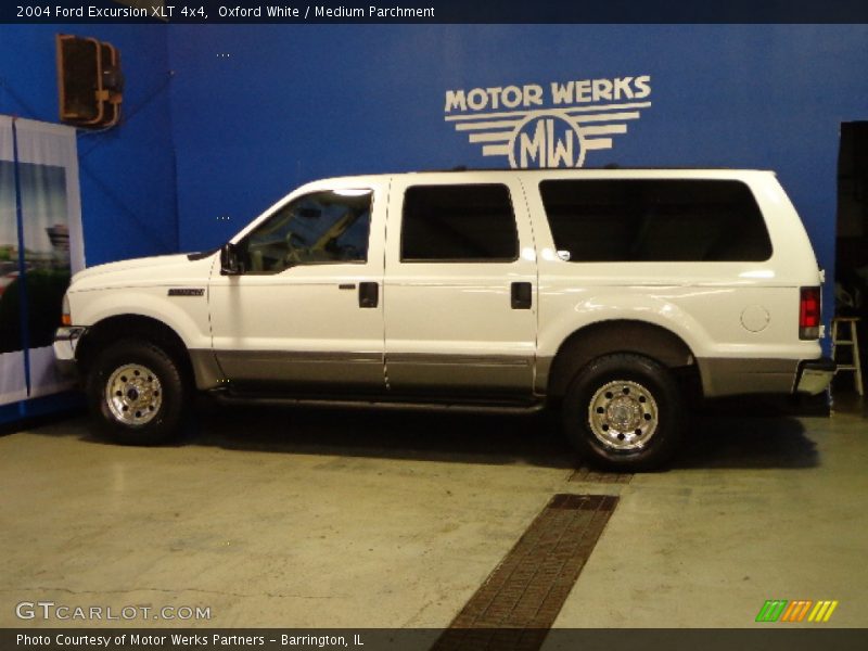 Oxford White / Medium Parchment 2004 Ford Excursion XLT 4x4