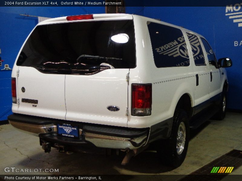 Oxford White / Medium Parchment 2004 Ford Excursion XLT 4x4