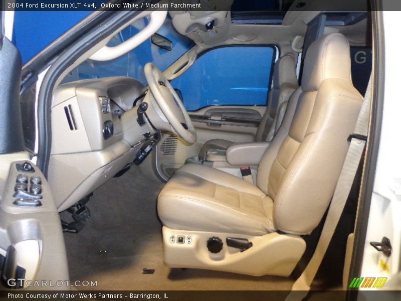 Oxford White / Medium Parchment 2004 Ford Excursion XLT 4x4