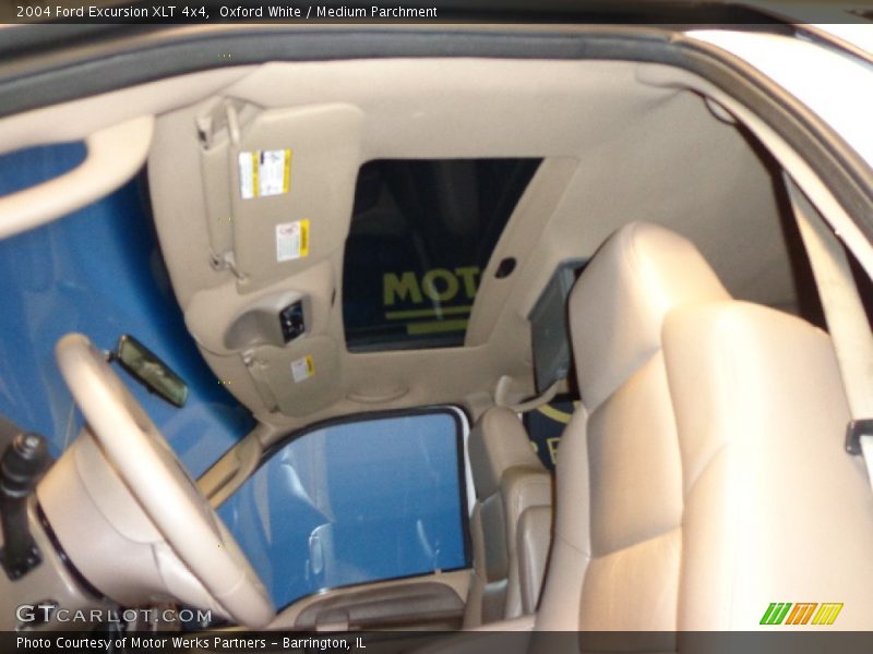 Oxford White / Medium Parchment 2004 Ford Excursion XLT 4x4