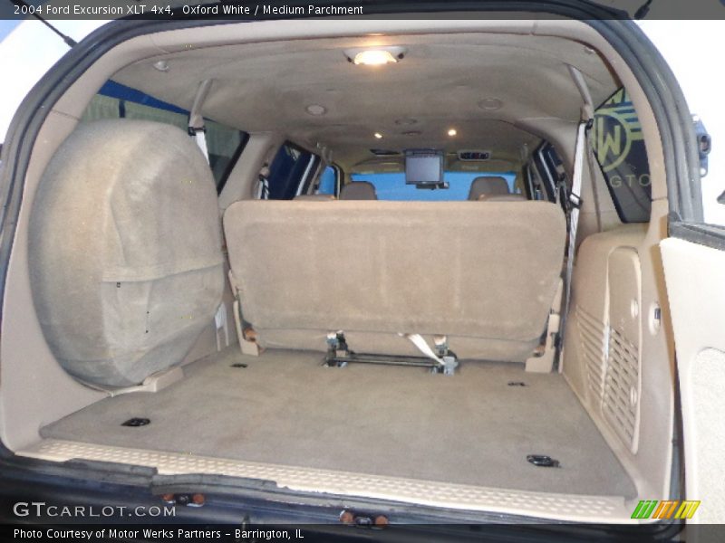 Oxford White / Medium Parchment 2004 Ford Excursion XLT 4x4