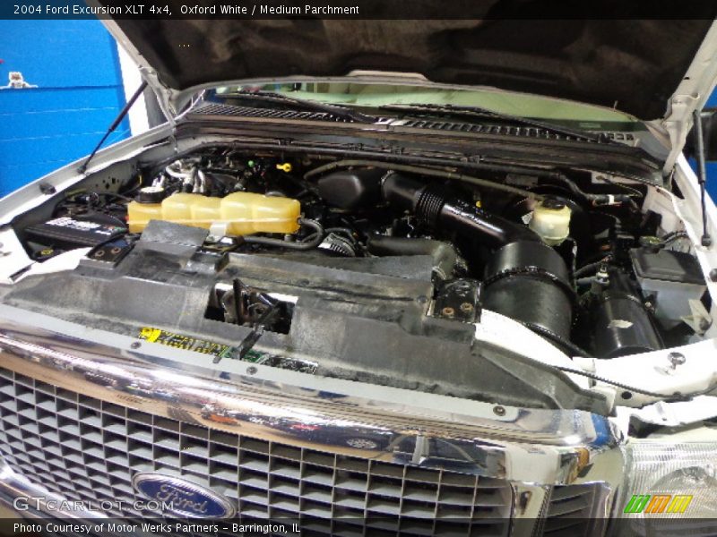 Oxford White / Medium Parchment 2004 Ford Excursion XLT 4x4