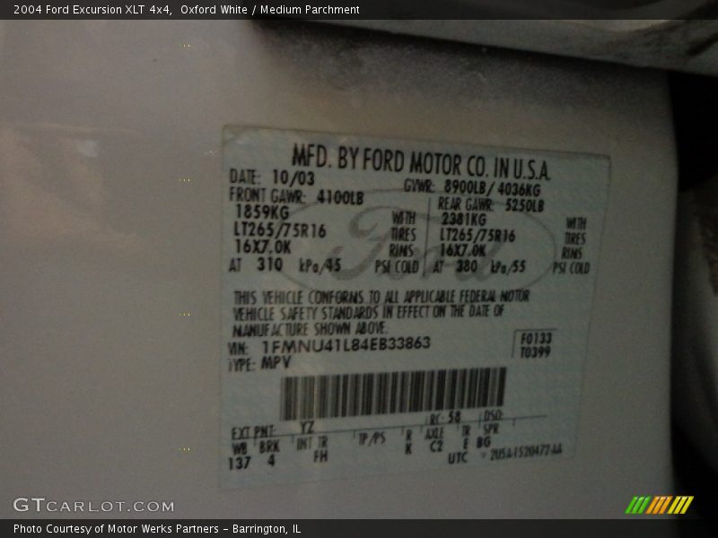 Oxford White / Medium Parchment 2004 Ford Excursion XLT 4x4