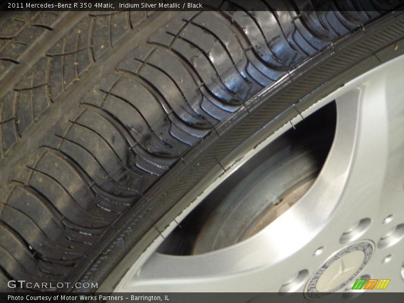 Iridium Silver Metallic / Black 2011 Mercedes-Benz R 350 4Matic