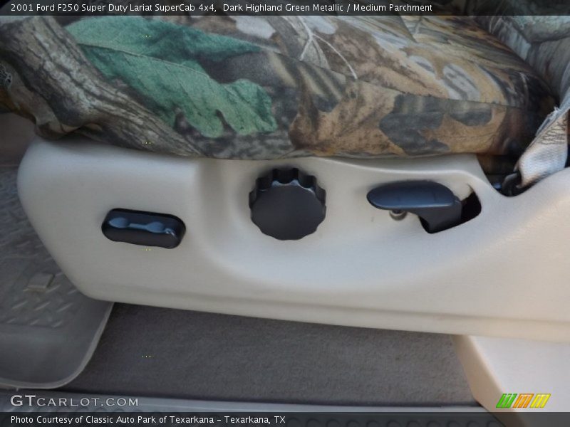Dark Highland Green Metallic / Medium Parchment 2001 Ford F250 Super Duty Lariat SuperCab 4x4