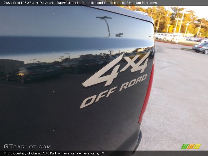 Dark Highland Green Metallic / Medium Parchment 2001 Ford F250 Super Duty Lariat SuperCab 4x4