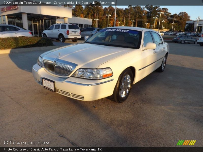 Ceramic White Tri-Coat / Light Parchment 2004 Lincoln Town Car Ultimate