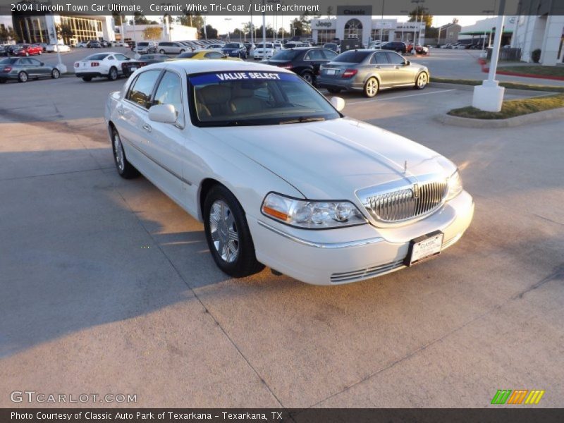 Ceramic White Tri-Coat / Light Parchment 2004 Lincoln Town Car Ultimate