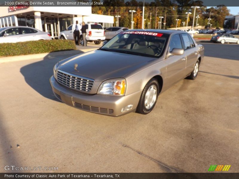 Bronzemist / Neutral Shale 2000 Cadillac DeVille Sedan