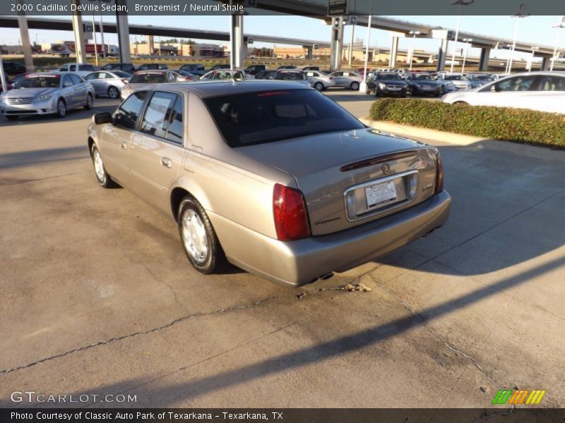 Bronzemist / Neutral Shale 2000 Cadillac DeVille Sedan